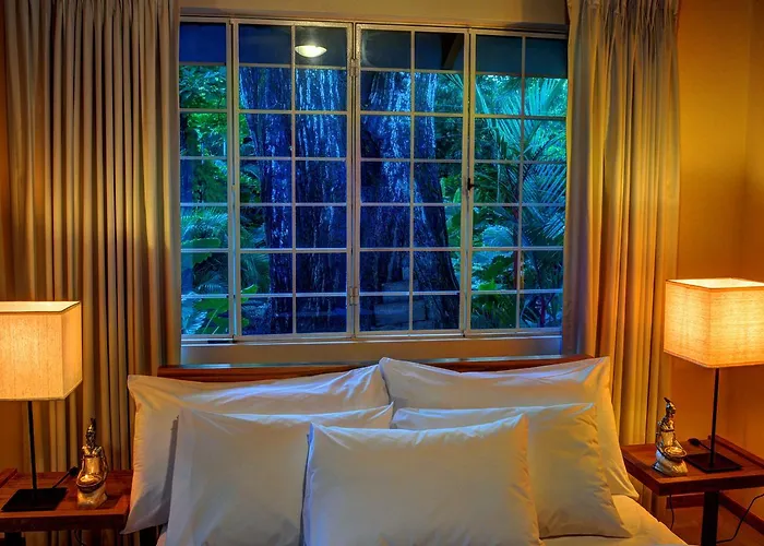 Moana Surf Hotel