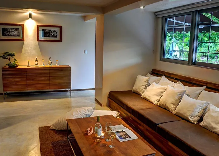 Moana Surf Hotel *