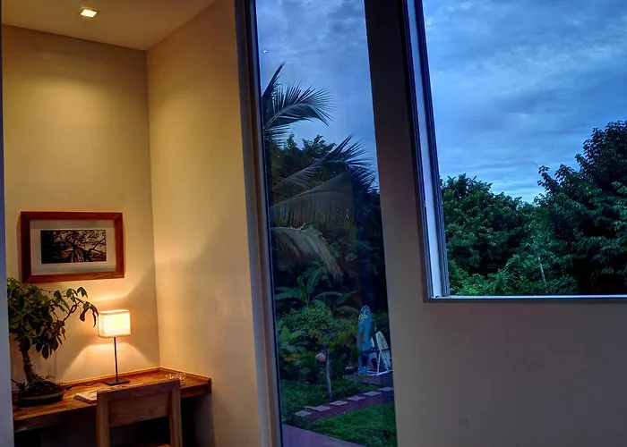 Moana Surf Hotel *