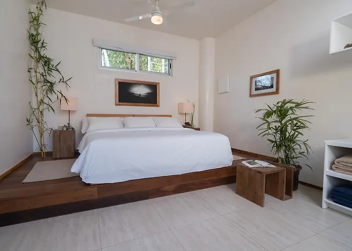Moana Surf Hotel *